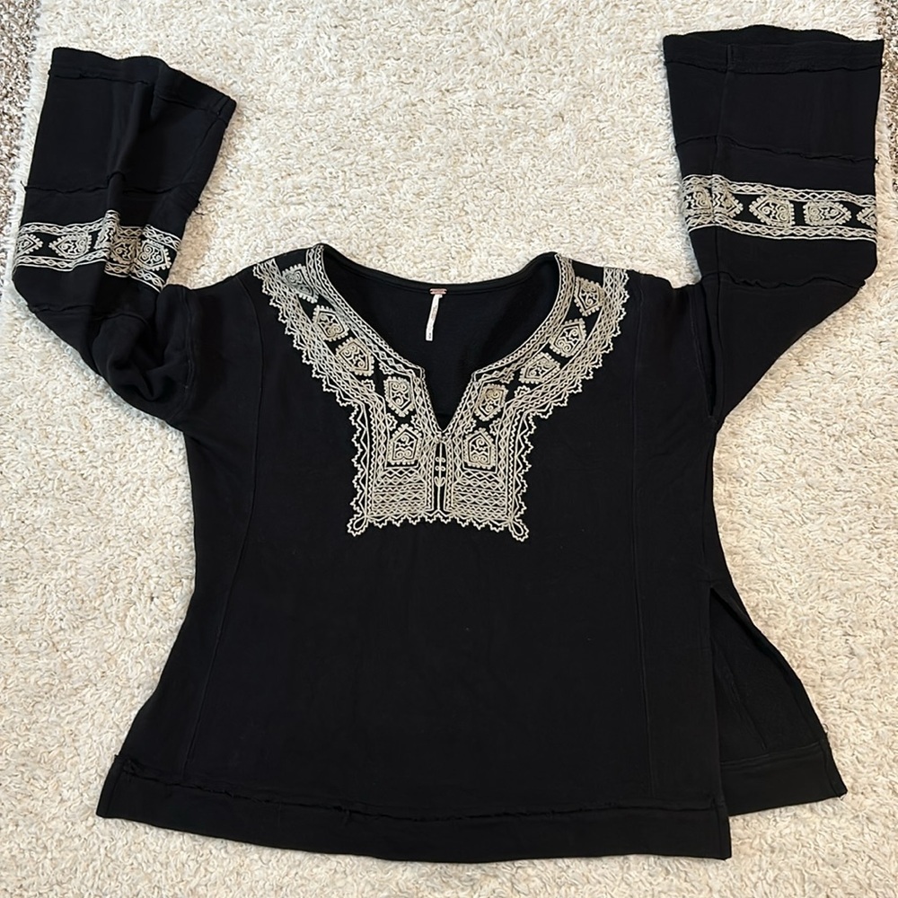 FREE PEOPLE S Santa Maria Embroidery Wide Sleeve black and cream blouse - Picture 2 of 10